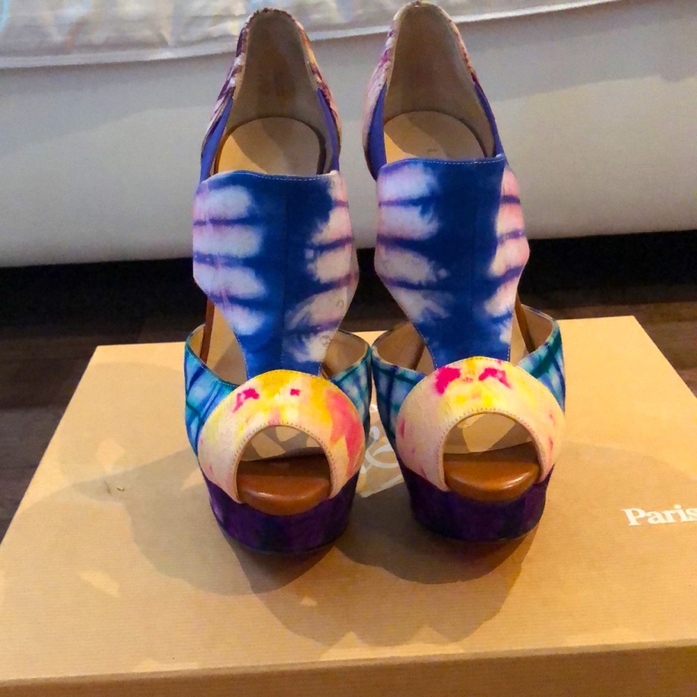 Christian louboutin authentic sandal 550$ - Picture 5 of 9